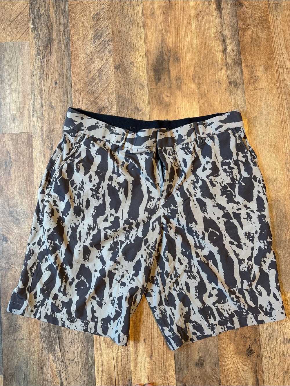 Nike Men's Black and Gray Camo Shorts